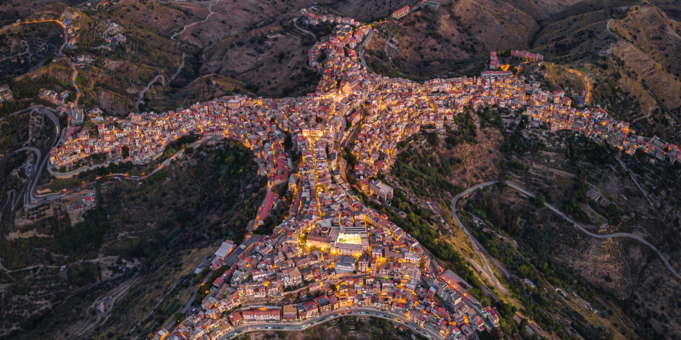 Non pensavo che in Sicilia esistesse un borgo a forma di stella marina: Centuripe regala panorami unici